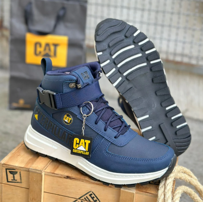 <strong> BOTA CAT ACERO URBANO Combina elegancia y resistencia<STRONG>